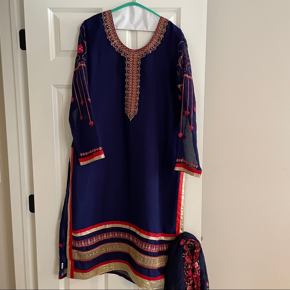 Indian dress Georgette style w pants and dupatta